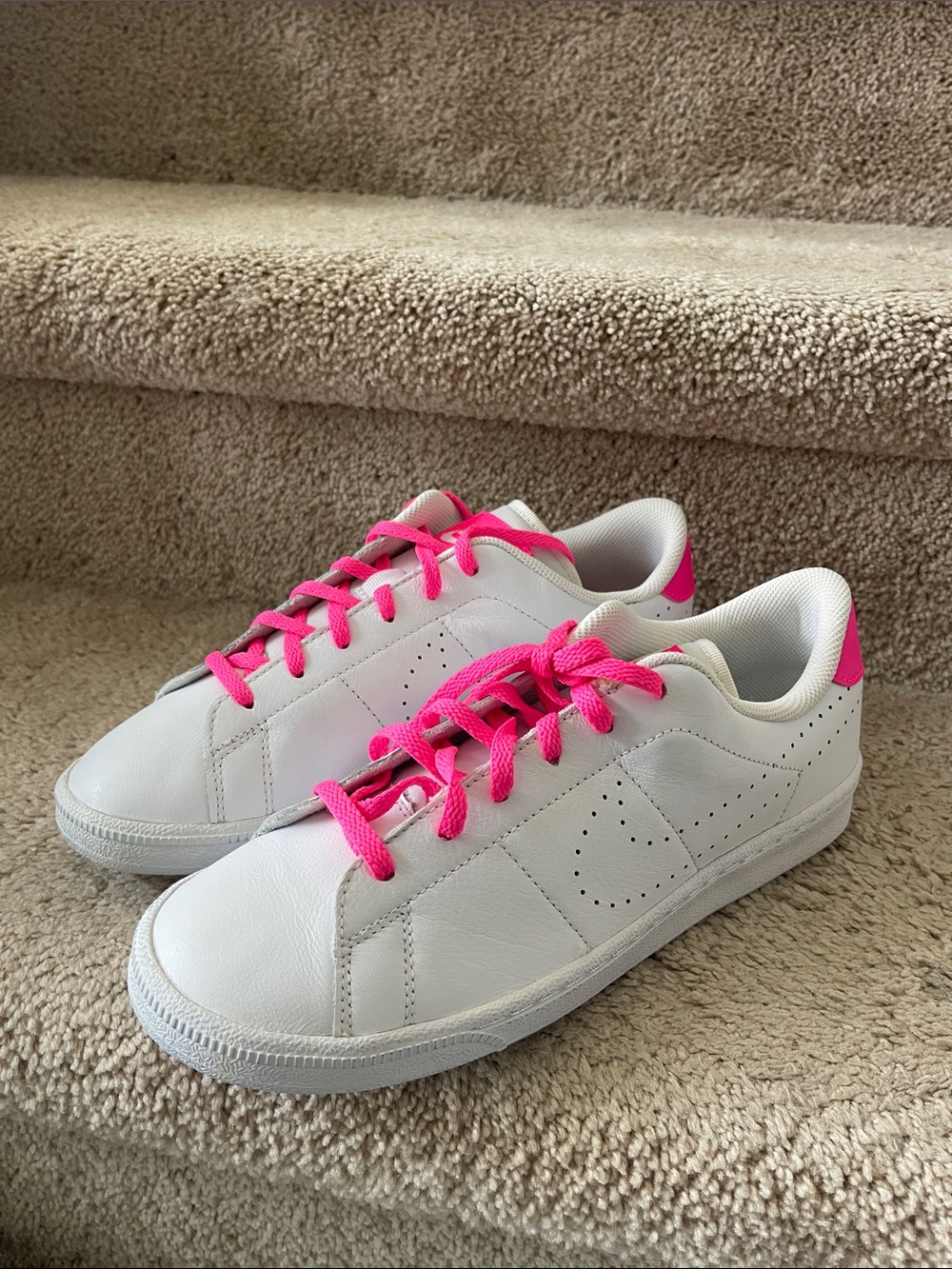 Nike Kids White Sneakers with Bright Pink Laces and Heel